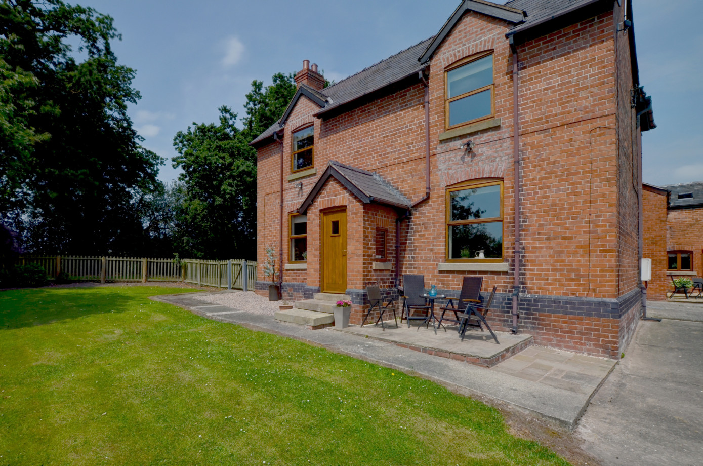 The Old Farmhouse (WAF253) Best of Wales